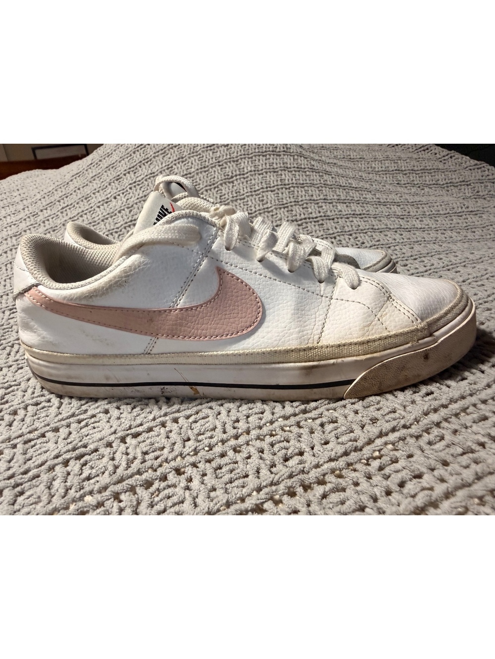 Nike White & Pink Swoosh Sneakers – Women’s Casual Shoes
